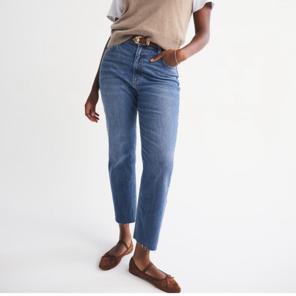 Abercrombie Ultra High Rise Ankle Straight Jean 29L